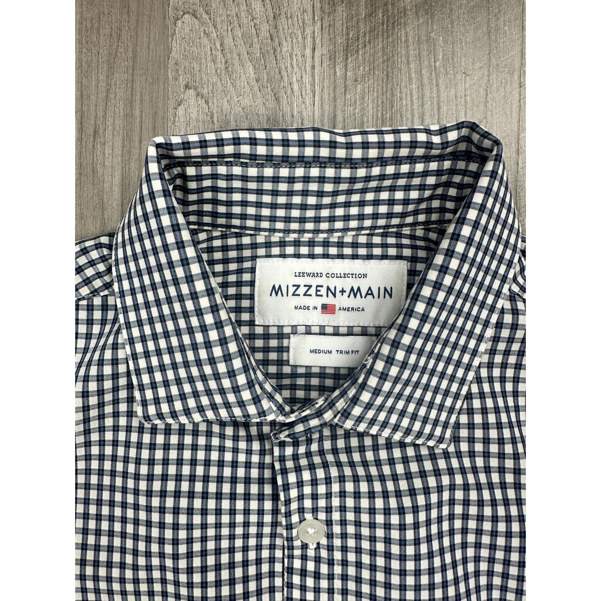 Mizzen+Main Leeward Performance Trim Fit Checkered Long Sleeve Button Down Shirt — Size Medium // Preowned