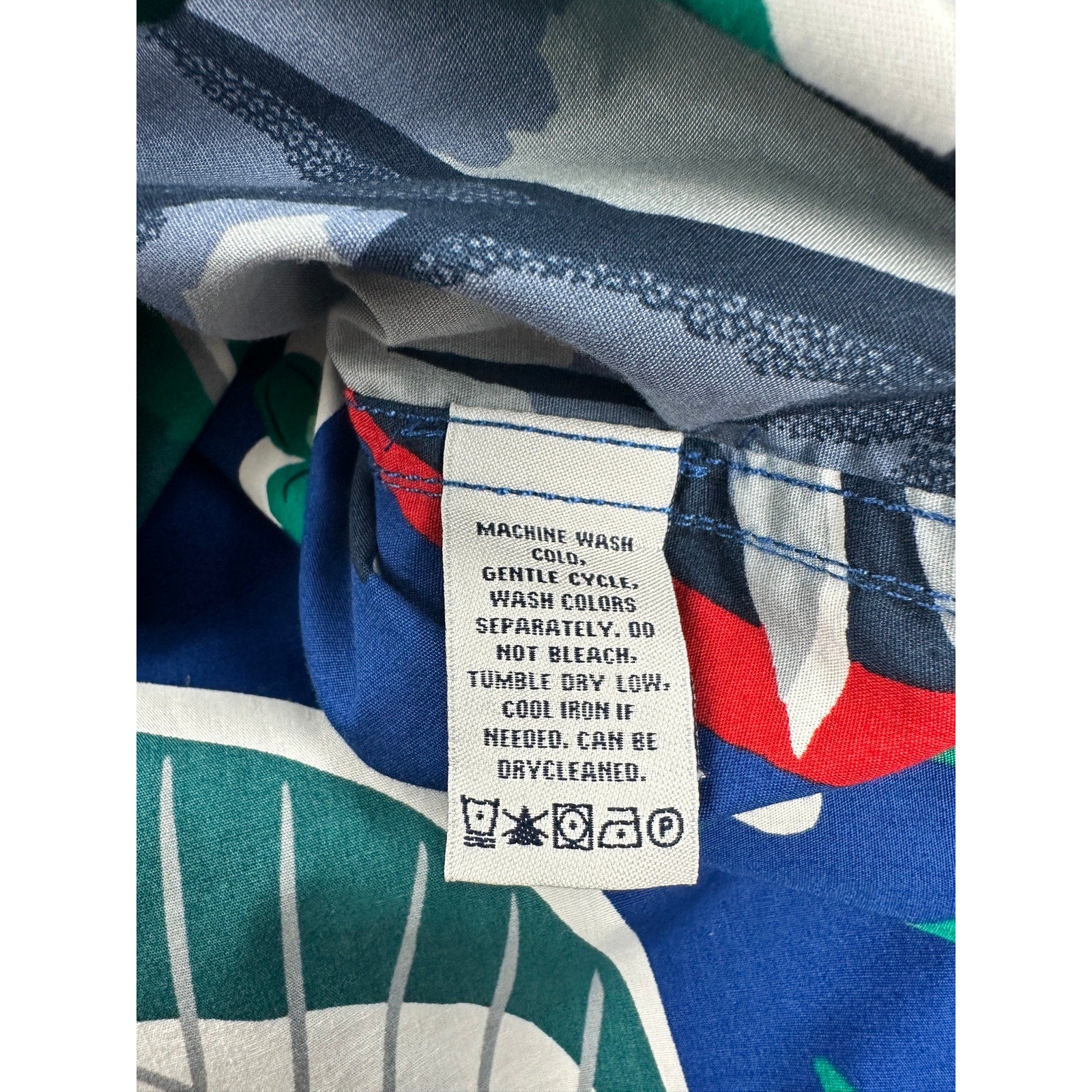 Reyn Spooner Classic Fit Hawaiian Tropical Short Sleeve Button Down in Blue Multi — Size Large // Preowned
