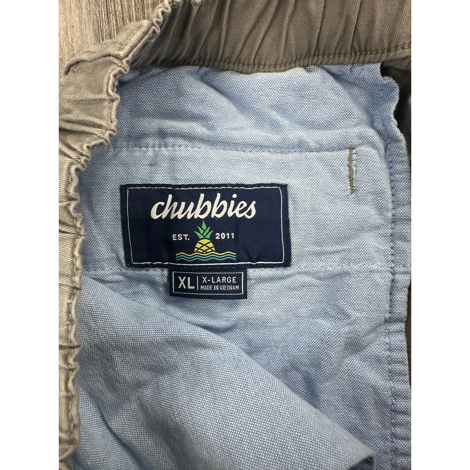 Chubbies 5.5-Inch Elastic Waist Chino Shorts in Gray Khaki — Size XL // Preowned