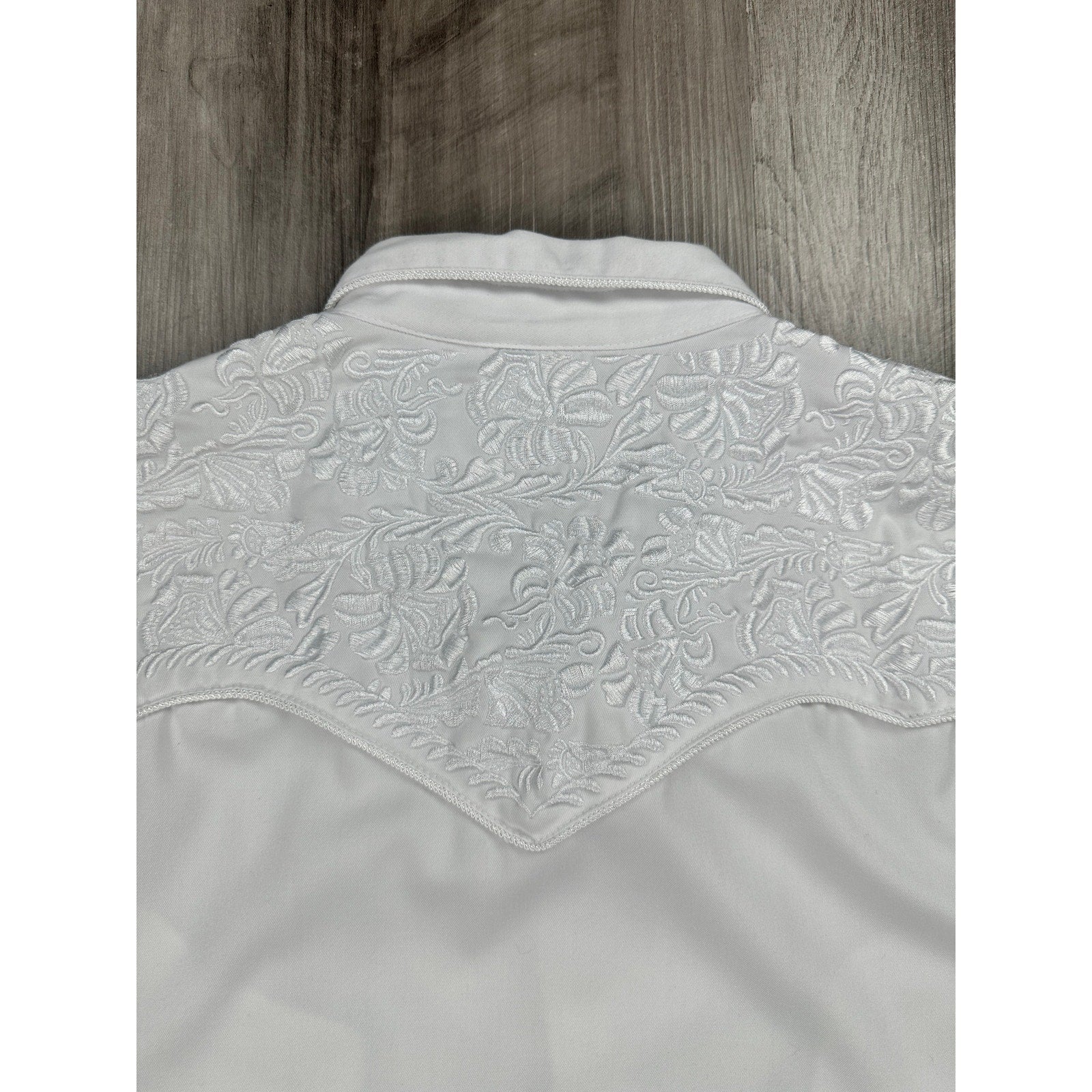 Scully Legends Gunfighter Floral Embroidered Pearl Snap Shirt in White — Size 2XL // Preowned