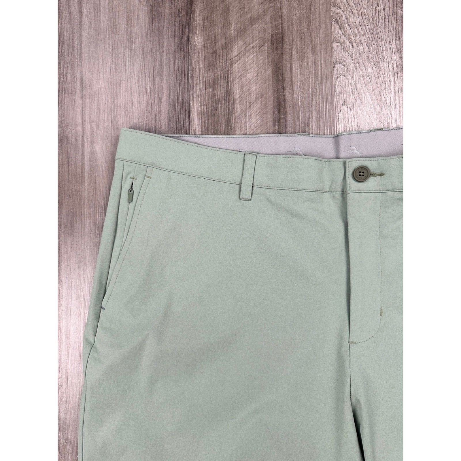 Tommy Bahama Barbados Pro 9" Shorts in Sea Pine — Size 42