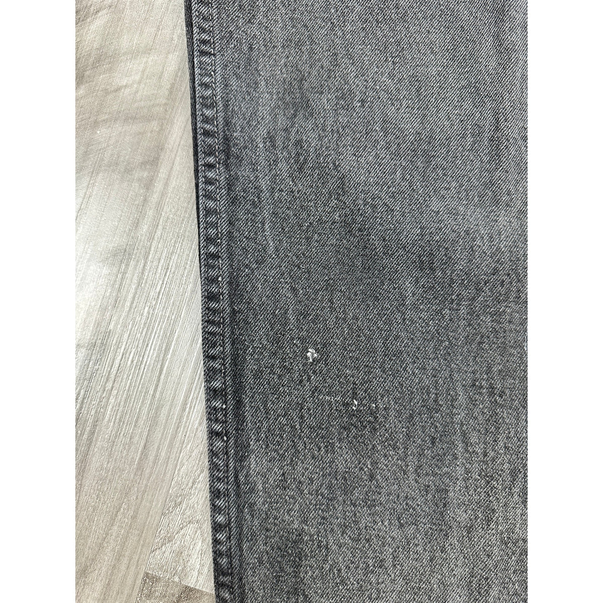 Levi Strauss Vintage Made in USA 1997 550 Relaxed Fit Jeans — Size 42 // Preowned
