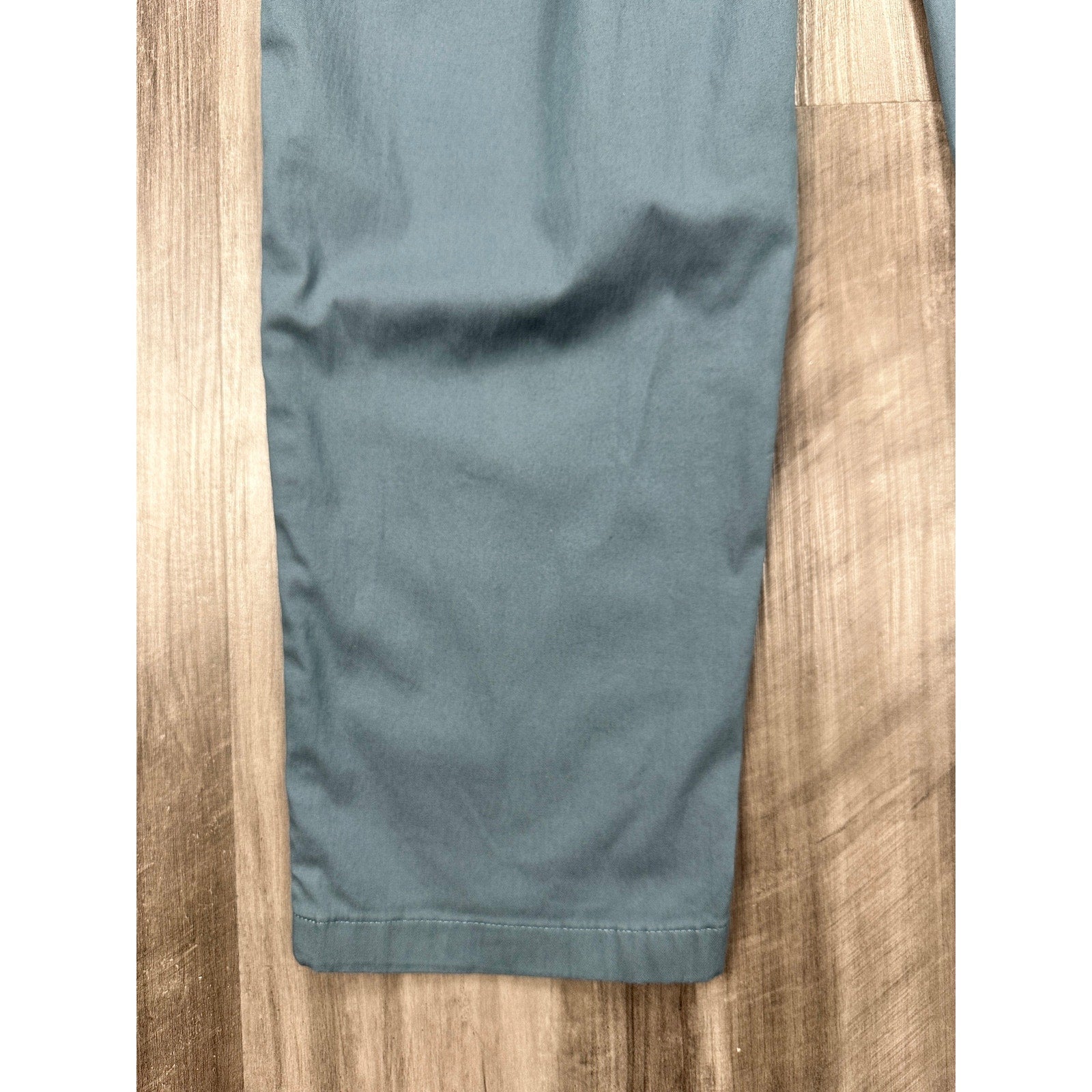 Birddogs Stretch Performance Khakis in Slate Gray — Size 38x30 // Preowned
