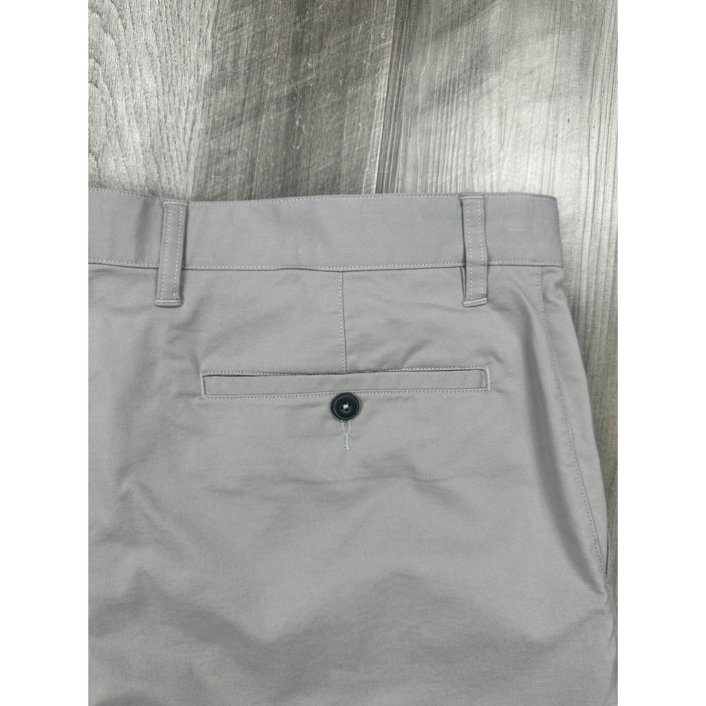 Quince Organic Cotton Coolmax 9" Chino Shorts in Gravel — Size 36