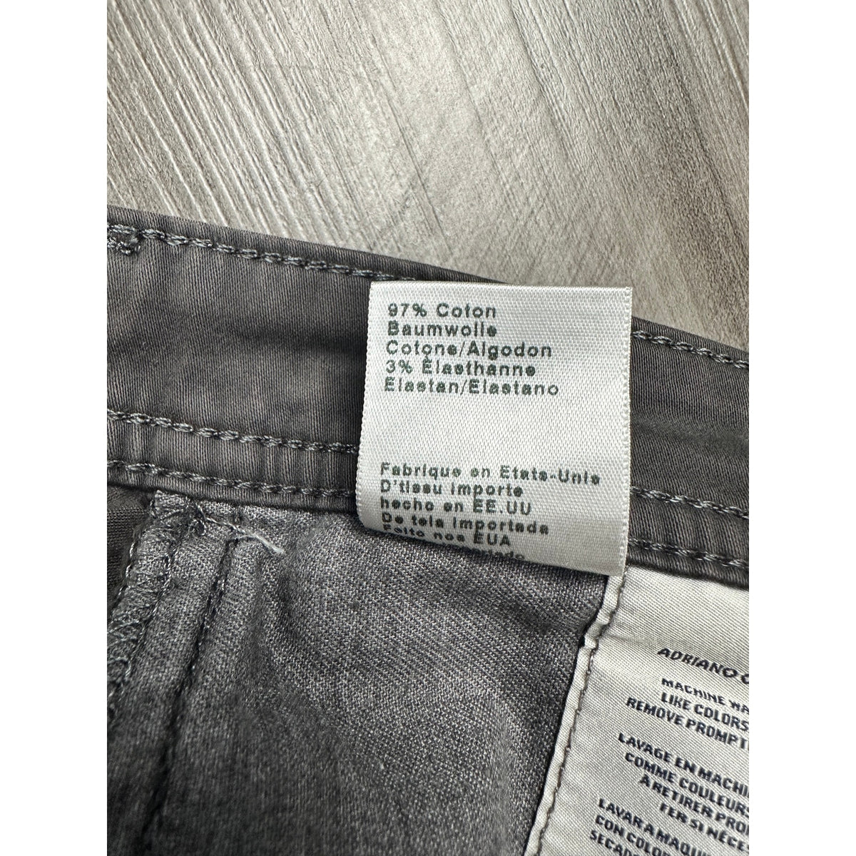 AG Adriano Goldschmied The Graduate Tailored Leg Sueded Stretch Sateen Chino Jeans — Size 32x32 // Preowned