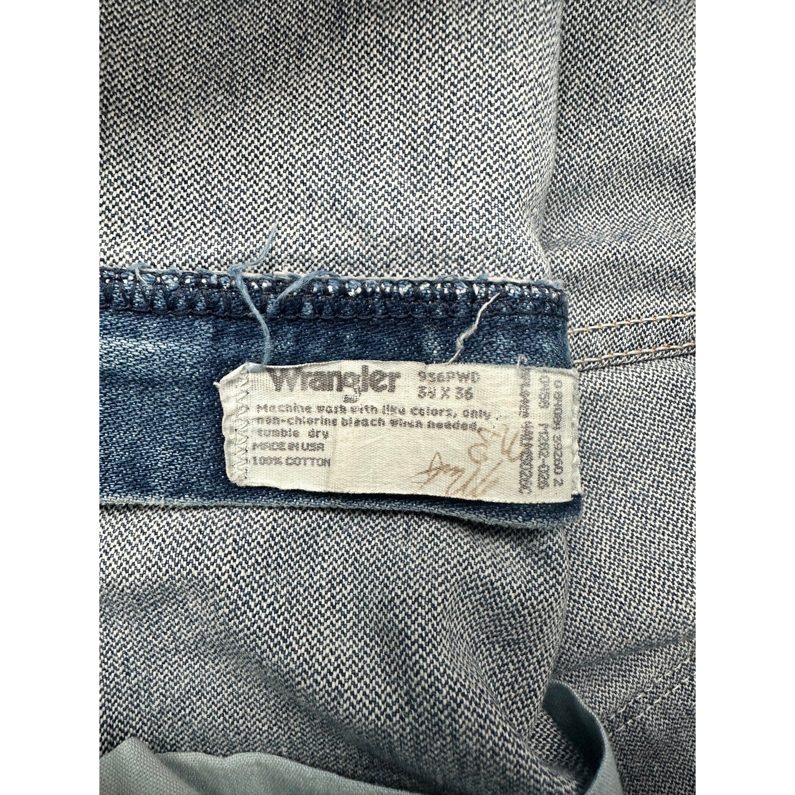 Wrangler Made in USA Cowboy Cut Slim Fit Prewashed Jeans in Blue — Size 39x36 // Preowned