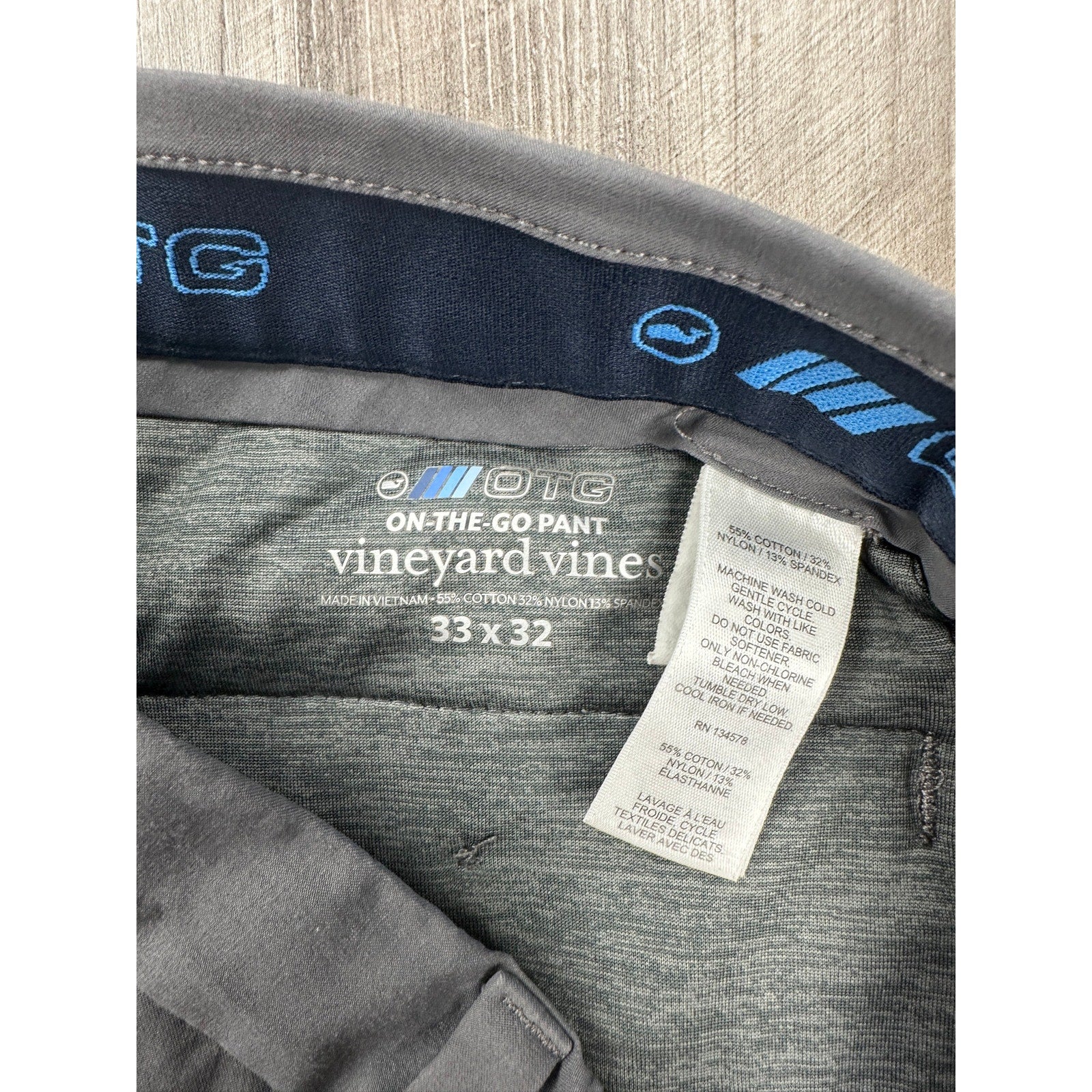 Vineyard Vines On the Go Performance Chino Pants in Gray — Size 33x32 // Preowned