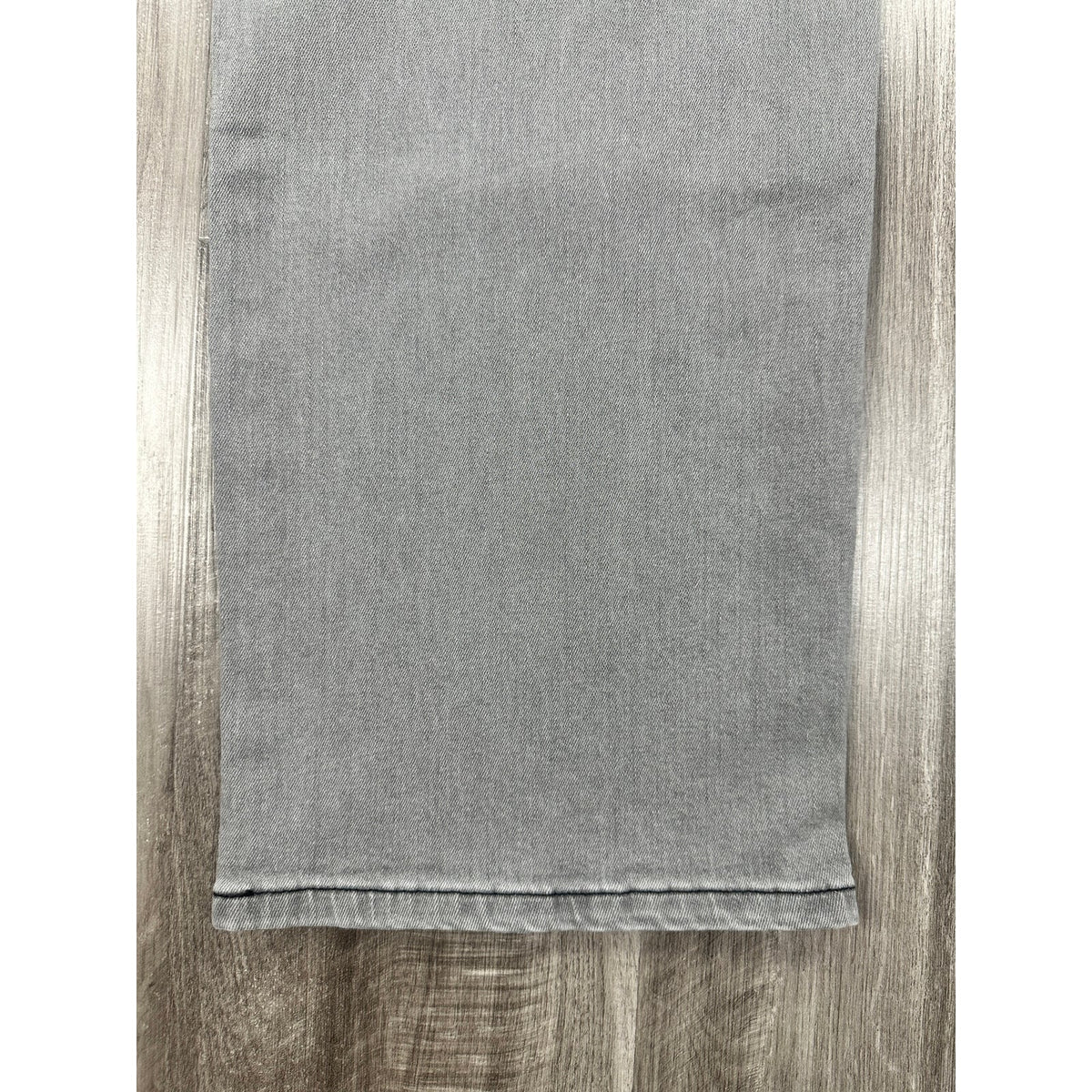 DL1961 Avery Relaxed Straight Jeans — Size 42x30