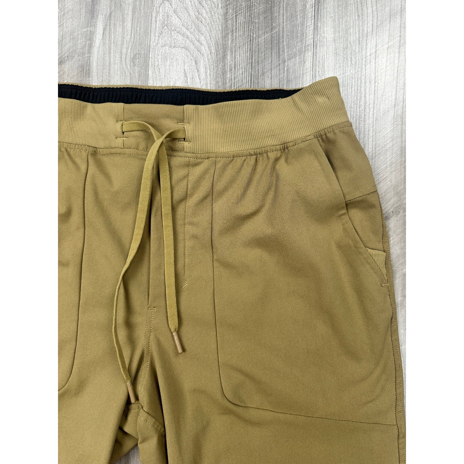 Lululemon ABC Warpstreme Joggers in Tan — Size Large // Preowned