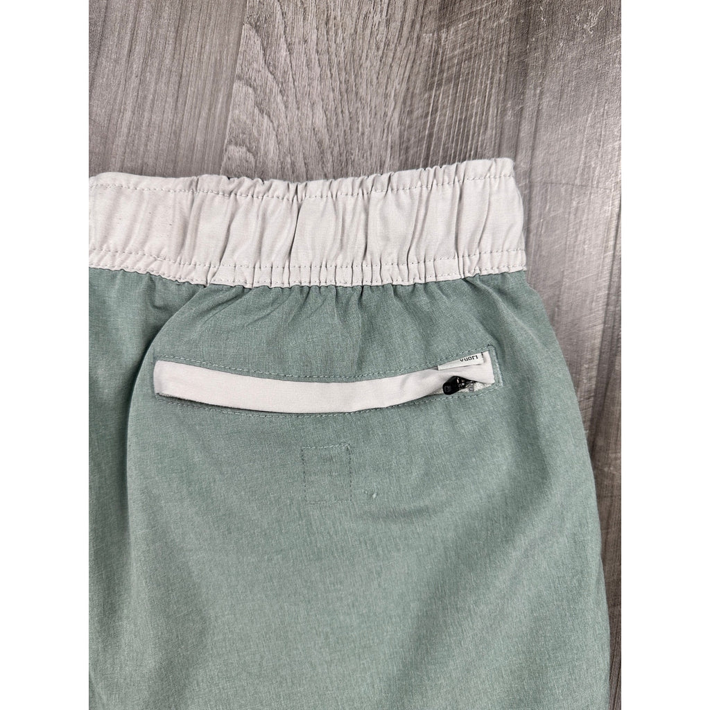 Vuori Banks Performance Athletic Shorts in Light Sage Green Gray and Gray — Size Small // Preowned