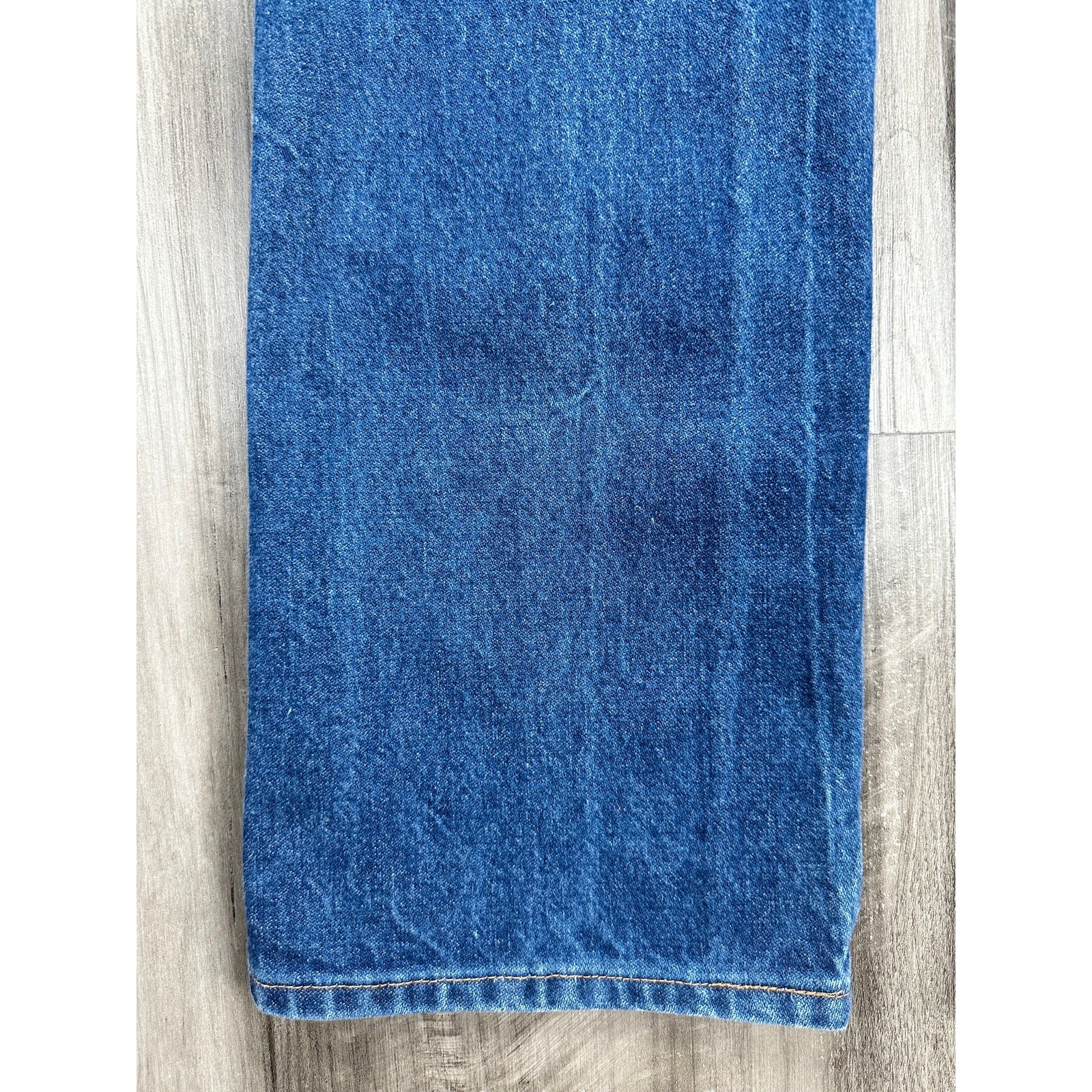 Wrangler Vintage Made in USA Cowboy Cut Regular Fit Jean in Blue — Size 34x34 // Preowned