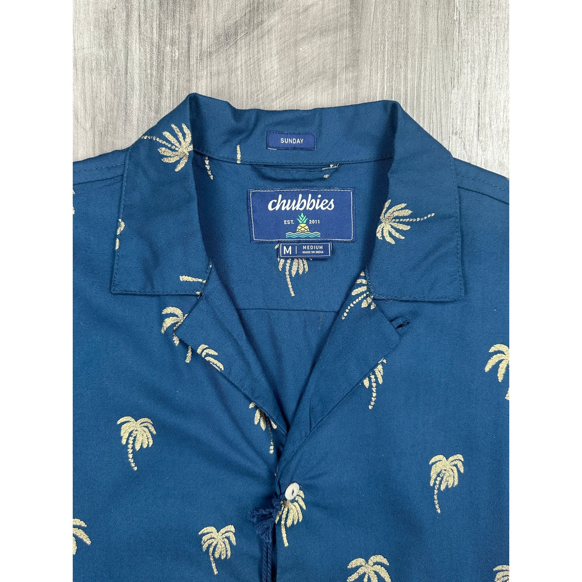 Chubbies The Gold Palm Rayon Sunday Short Sleeve Button Down Shirt — Size Medium