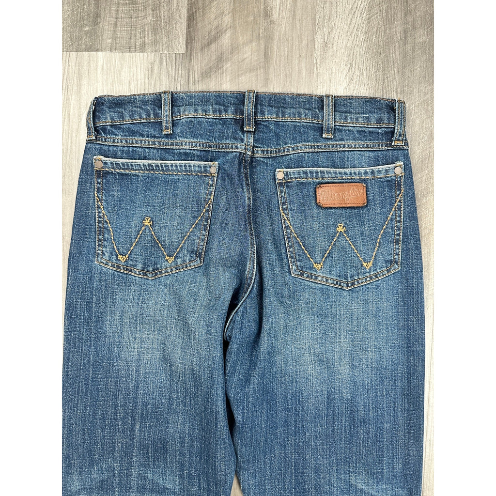 Wrangler Retro Relaxed Fit Bootcut Jean in Blue — Size 32x36 // Preowned