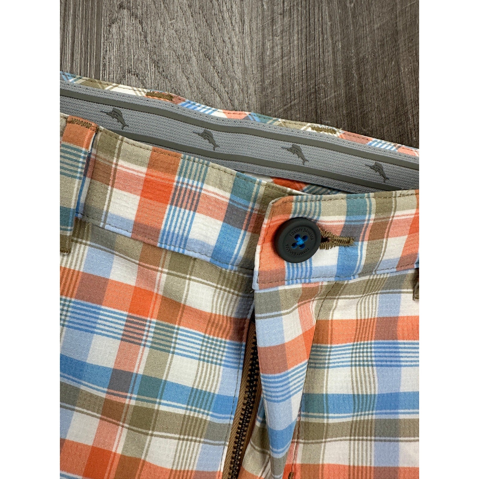 Tommy Bahama Chip Shot Caddie Plaid Golf Shorts in Continental — Size 29