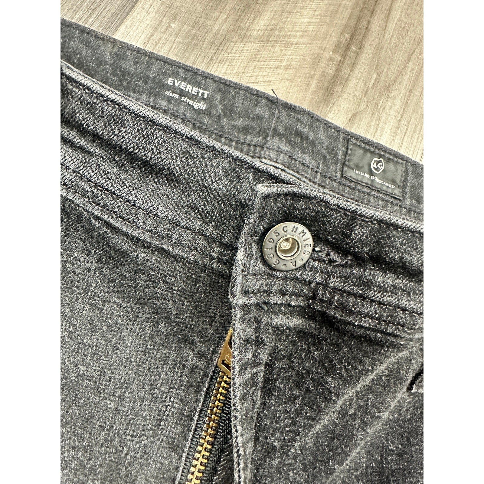 AG Adriano Goldschmied Everett Slim Straight Jean in Black — Size 36x32 // Preowned
