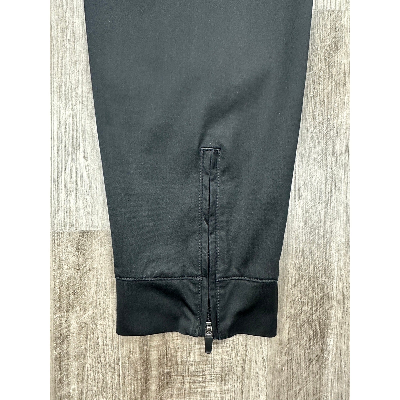 Rhone Commuter Slim Fit Performance Pants in Black — Size 33 // Preowned