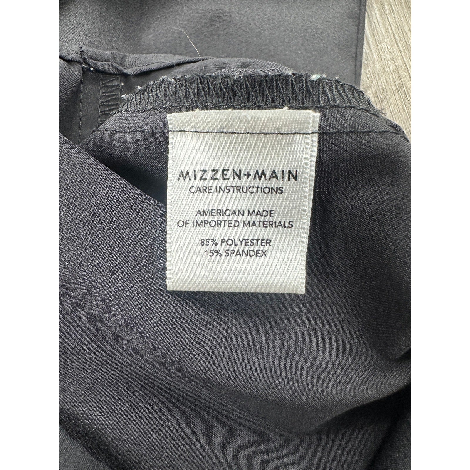 Mizzen+Main Leeward Collection Solid Trim Fit Long Sleeve Shirt in Black — Size Large // Preowned