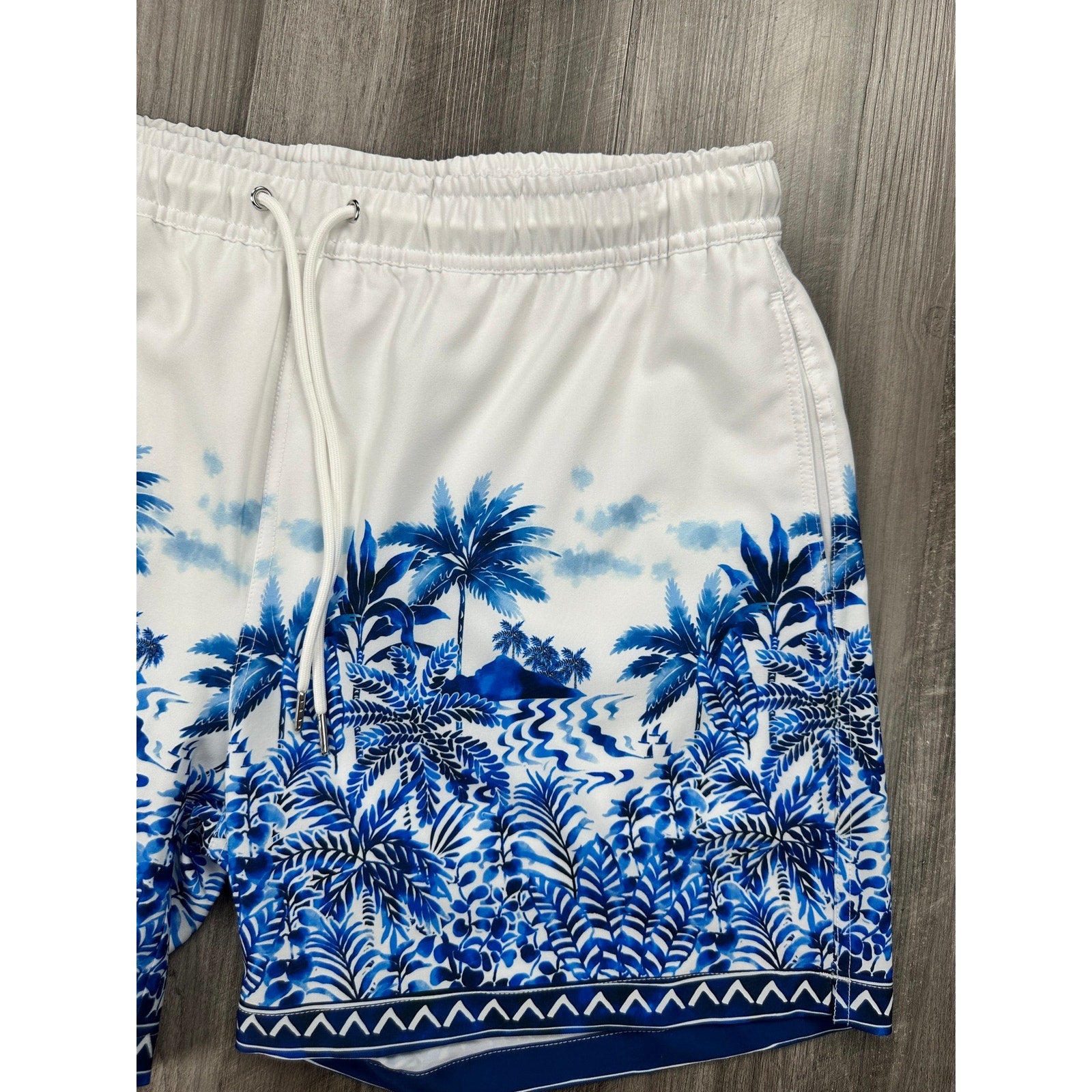 Robert Graham Tropical Palms Swim Trunks Riviera — Size Large