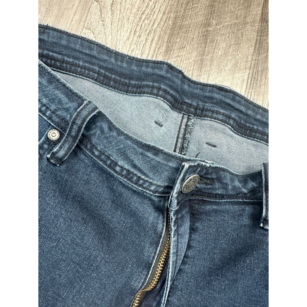 Buffalo David Bitton Axel Slim Stretch Jeans in Dark Wash — Size 40x30 // Preowned
