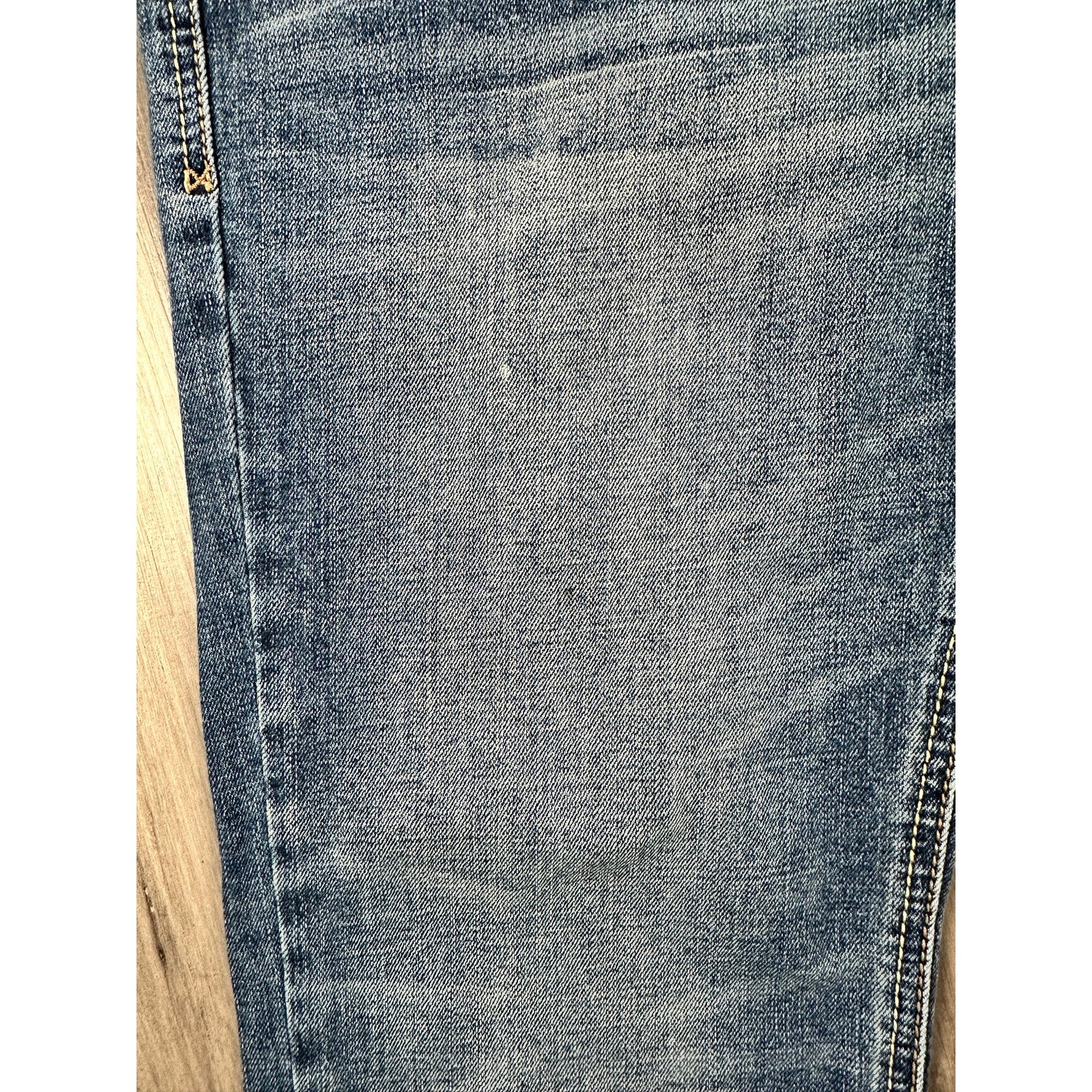 Ariat M7 Madera Slim Straight Leg Samwell Jean — Size 36x32 // Preowned