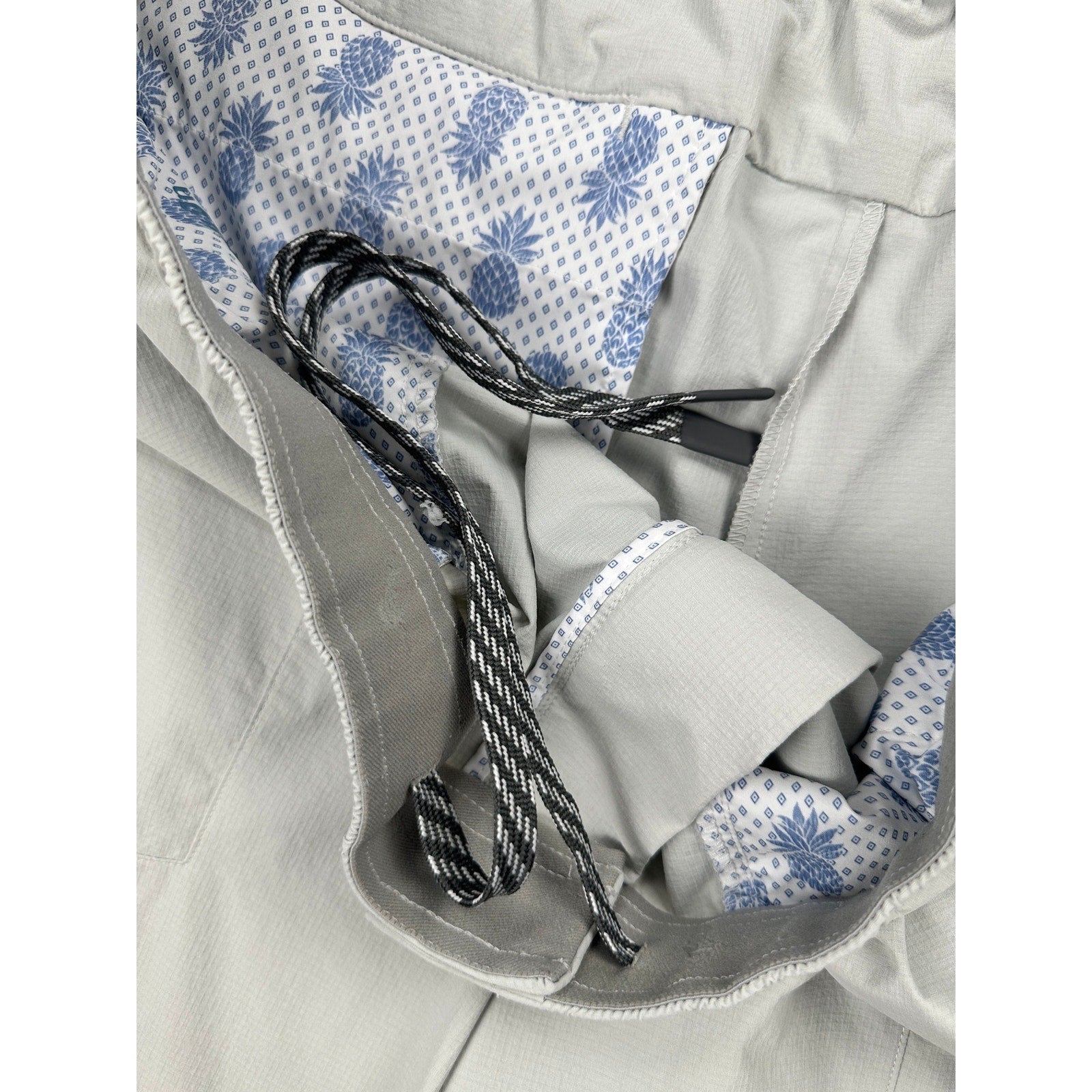 Tommy Bahama Chip Shot Pull On Performance Shorts in Gray — Size 2XLB // Preowned