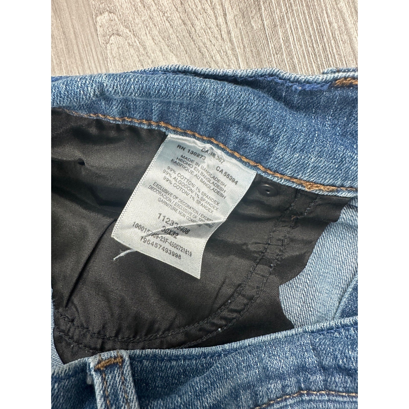 Wrangler RETRO Slim Bootcut Jeans in Blue — Size 30x32 // Preowned