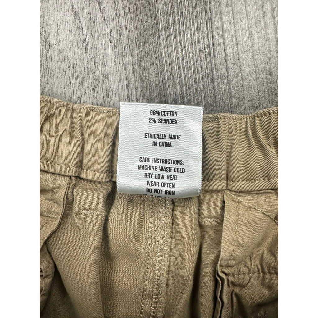 Cove 5" Chino Shorts in Light Khaki — Size 38 // Preowned