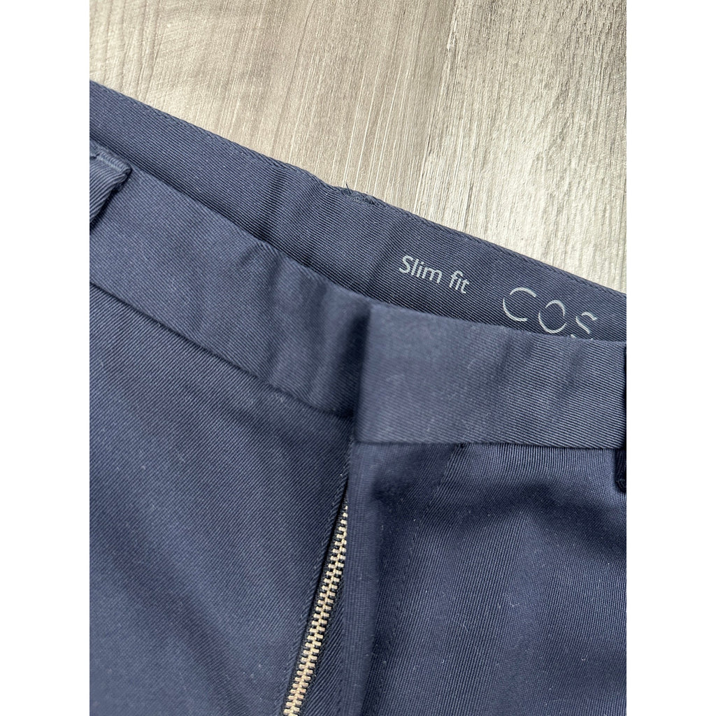 COS Slim Fit Tapered Cotton Trousers in Navy — Size 48 (US 32R) // Preowned
