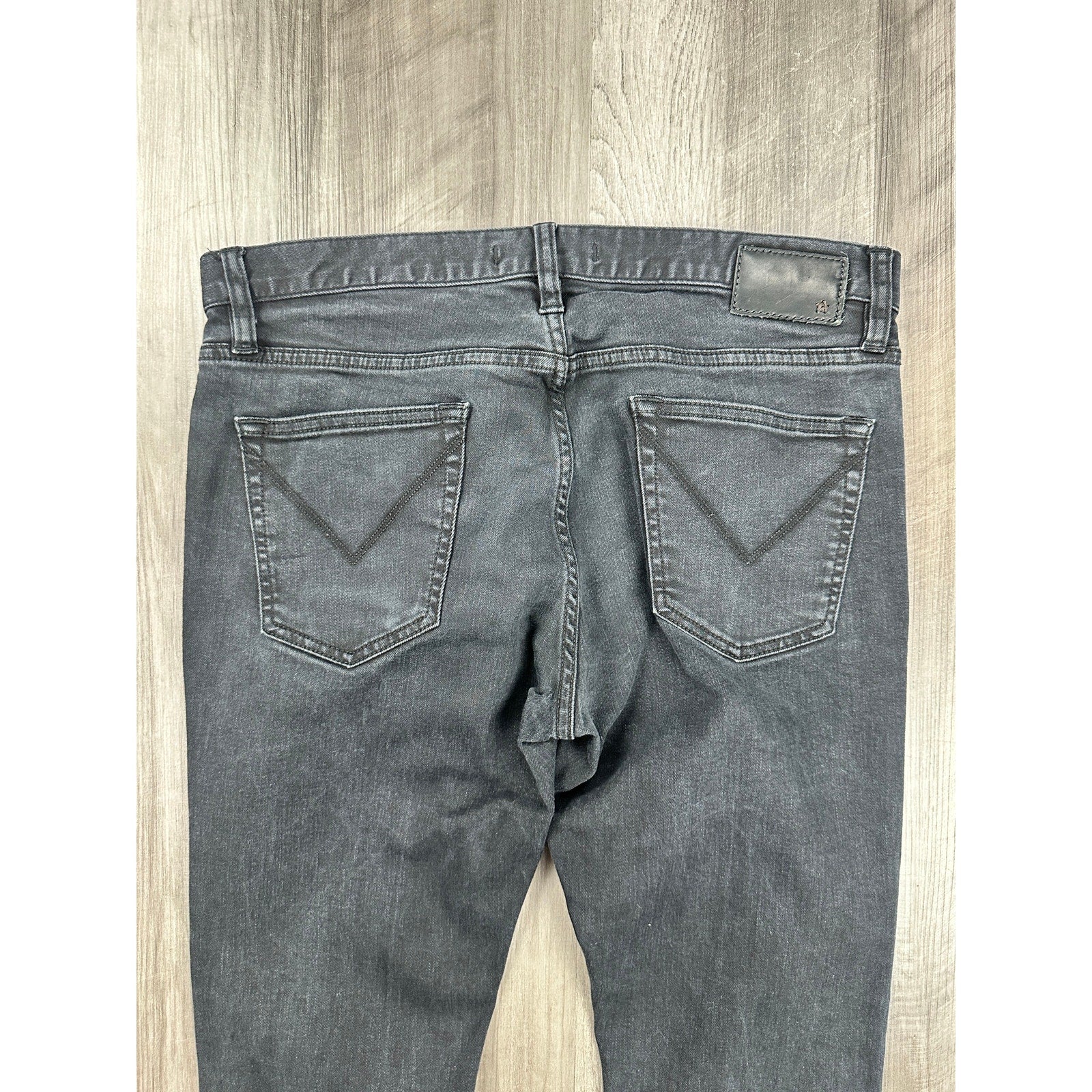 John Varvatos Bowery Slim Straight Jean in Black — Size 33 // Preowned