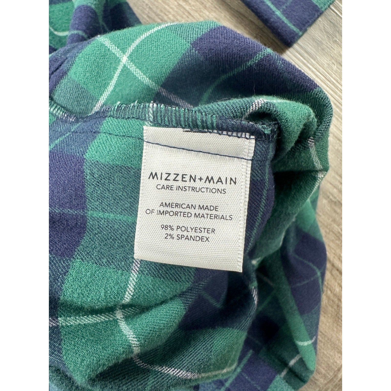 Mizzen+Main Flannel Plaid Trim Fit Long Sleeve Button Down in Green, Navy and White — Size 2XL // Preowned