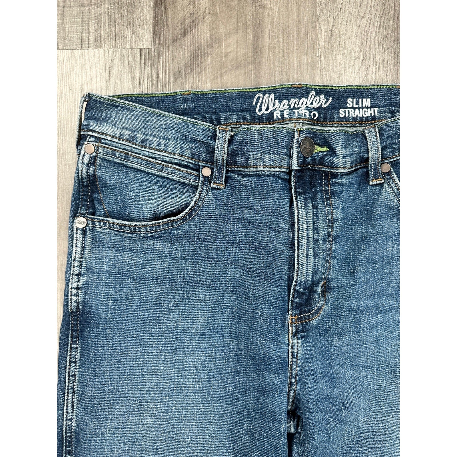 Wrangler Retro Slim Straight Jean in Blue — Size 34x34 // Preowned