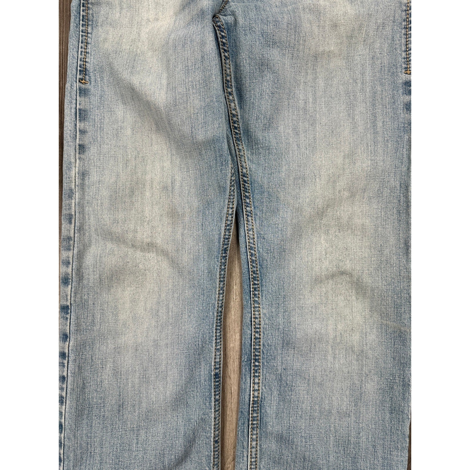 Wrangler Retro Slim Straight Jeans in Blue — Size 30x32 // Preowned