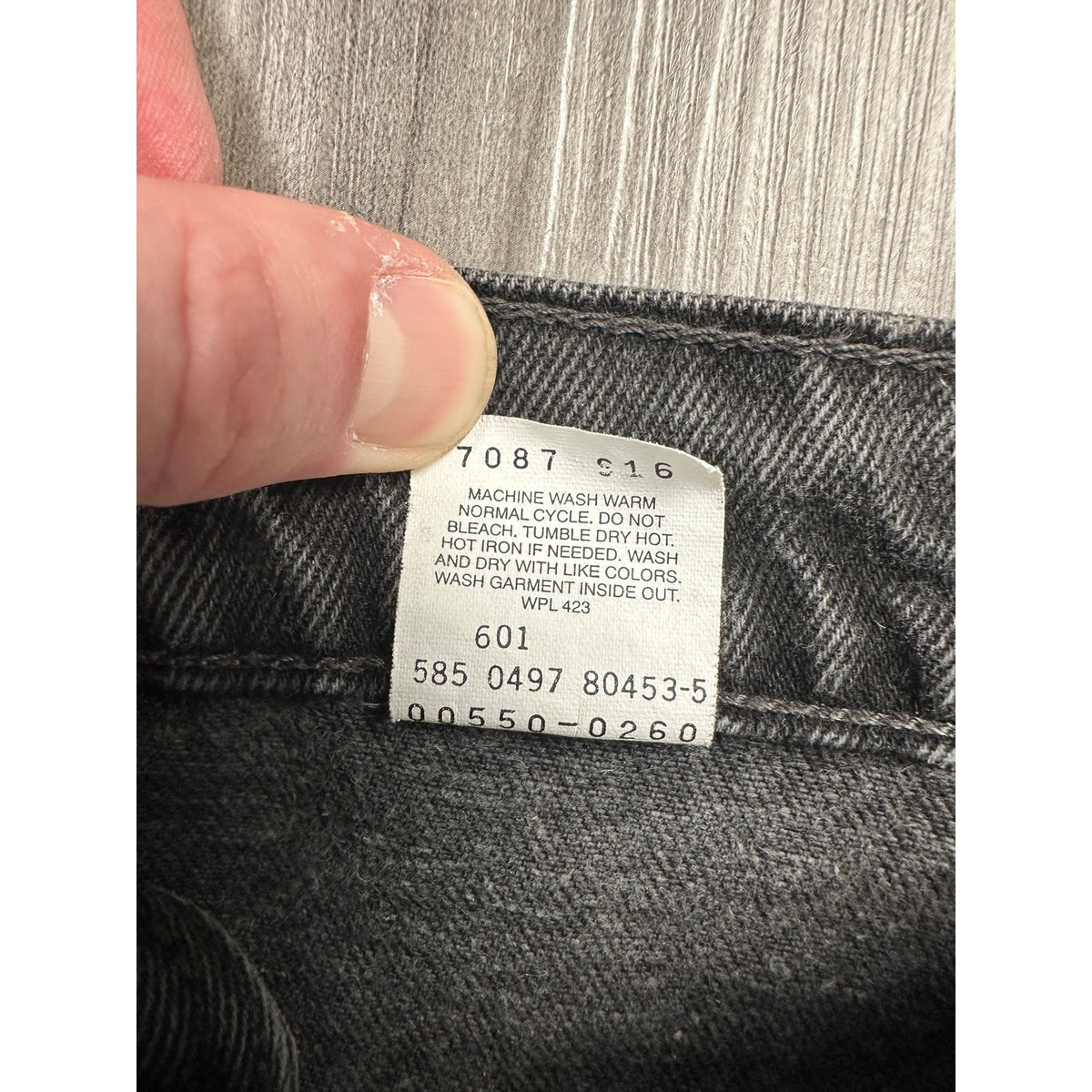 Levi Strauss Vintage Made in USA 1997 550 Relaxed Fit Jeans — Size 42 // Preowned