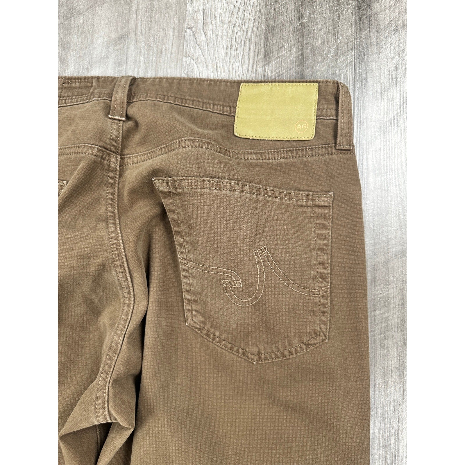 AG Adriano Goldschmied Everett Slim Straight Sueded Stretch Sateen Chino Jean in Brown Micro Check — Size 33x32 // Preowned