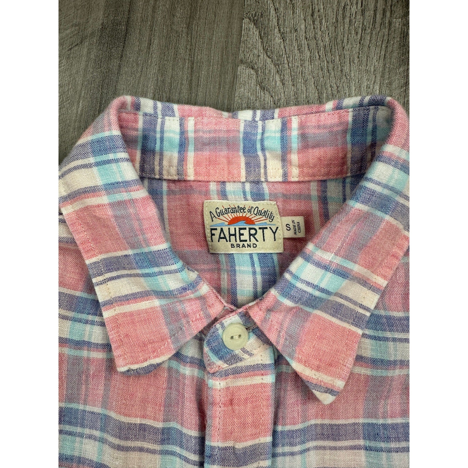 Faherty Linen Plaid Long Sleeve Button Down in Pink, Blue, Purple, White — Size Small // Preowned