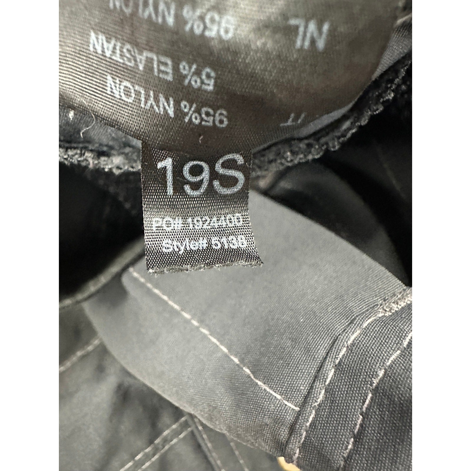 Kuhl Renegade Convertible Cargo Pants in Charcoal — Size 32x34 // Preowned