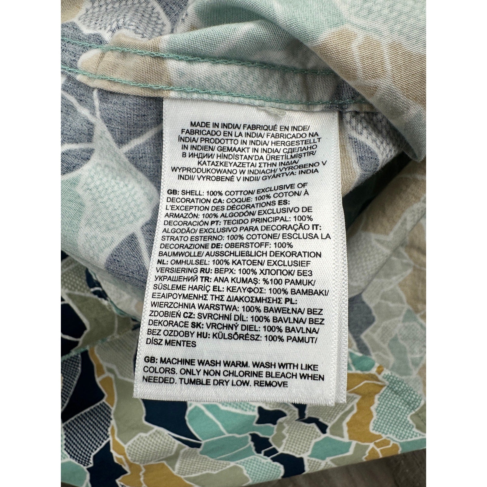 The North Face Baytrail Pattern Short Sleeve Button Down in Light Teal Navy Golden Yellow Light Olive White — Size XL // Preowned