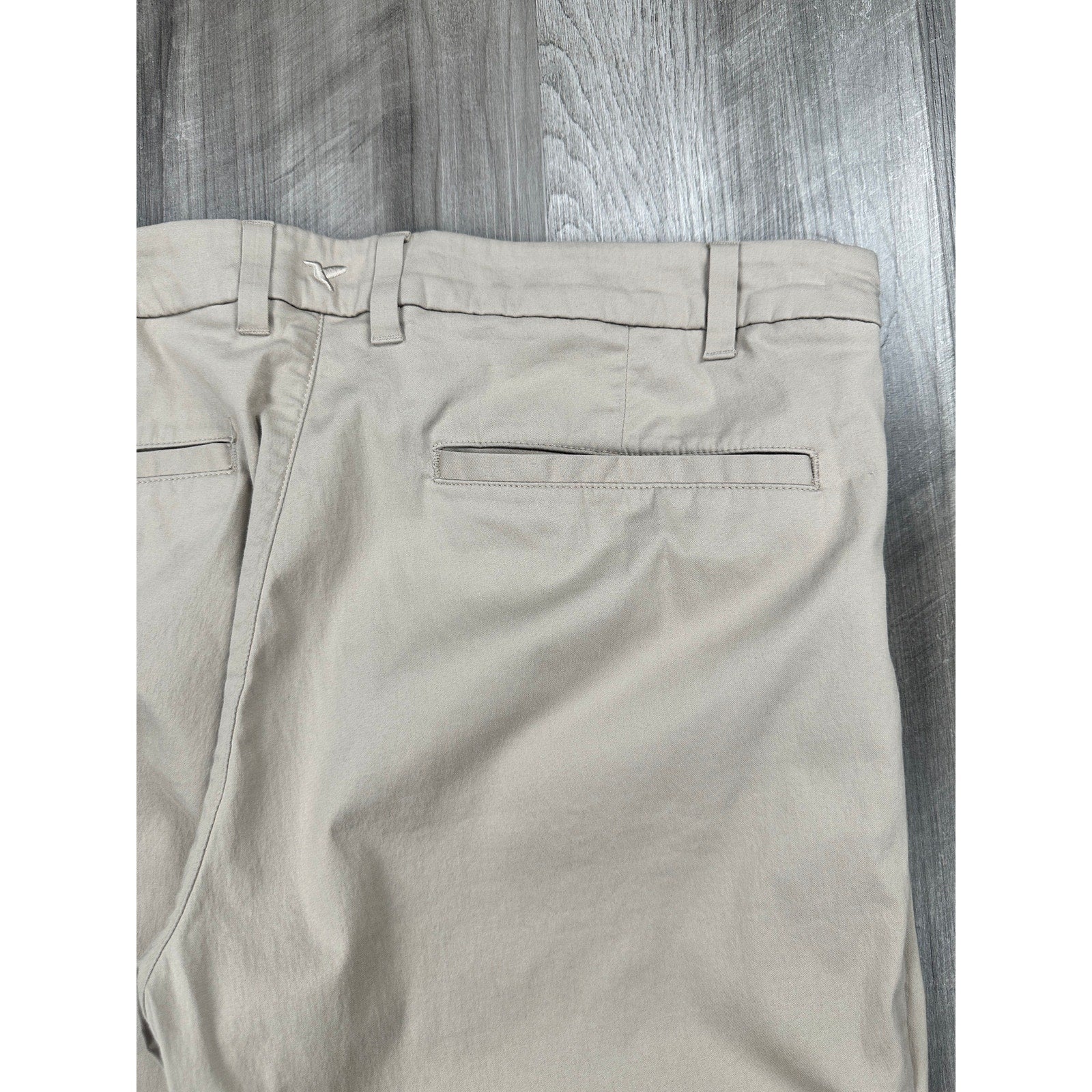 Birddogs Stretch Performance Khakis in Khaki — Size 38x32 // Preowned