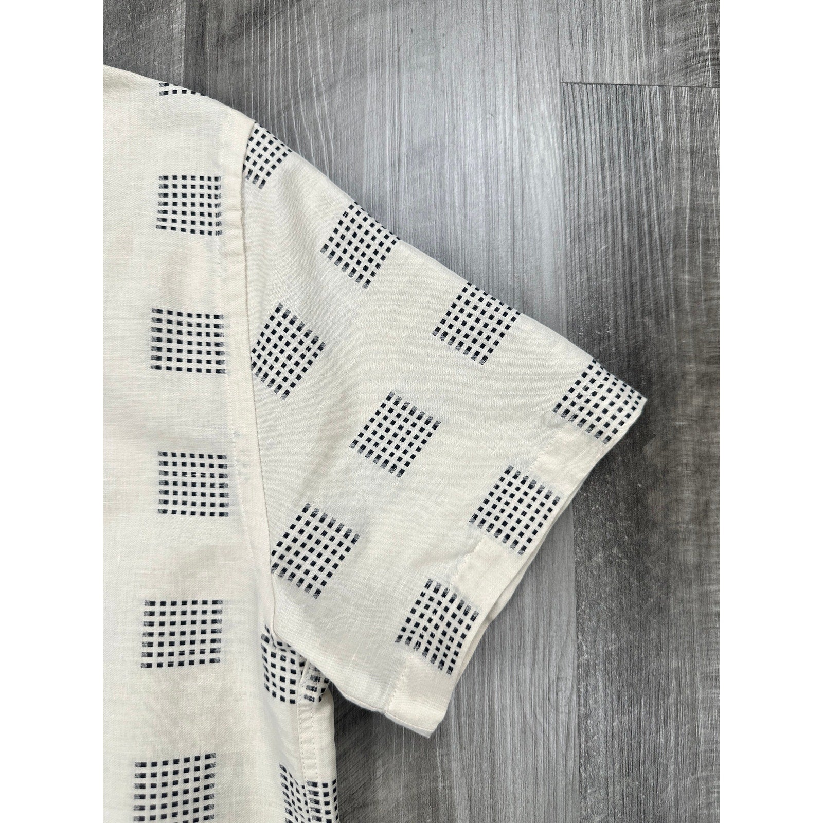 Billy Reid Short Sleeve Linen Blend Camp Shirt in Natural and Black — Size Medium // Preowned