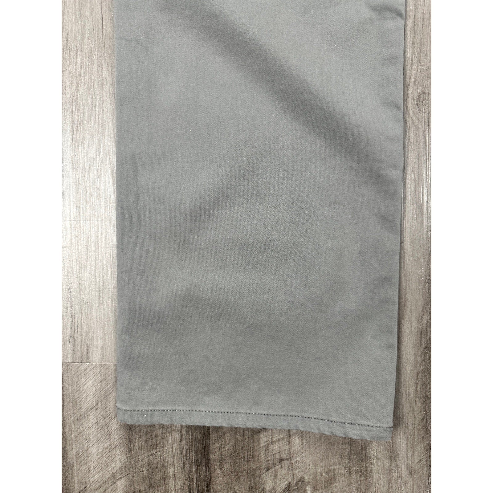 Polo Ralph Lauren The Varick Slim Straight Stretch Pants in Grey — Size 40x30