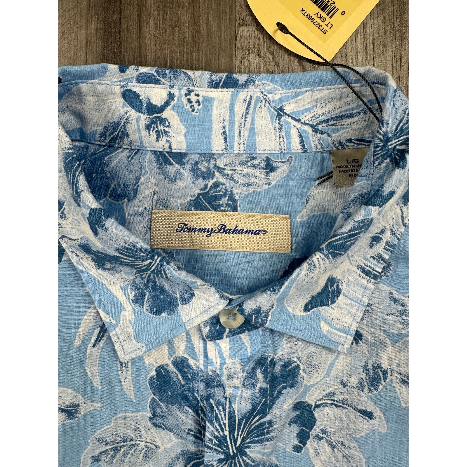 Tommy Bahama Hibiscus Floral Hawaiian Cotton Short Sleeve Camp Shirt in Light Sky Blue — Size Large