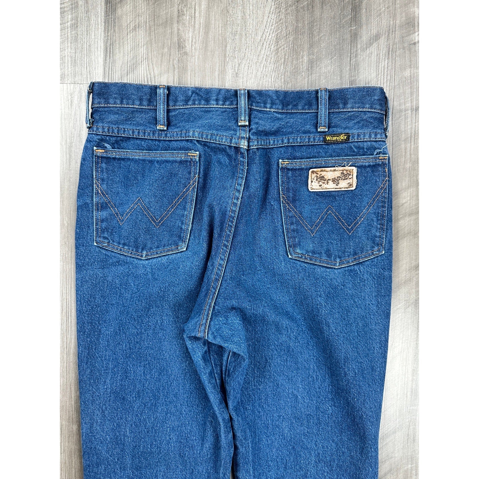 Wrangler Vintage Made in USA Cowboy Cut Regular Fit Jean in Blue — Size 34x34 // Preowned