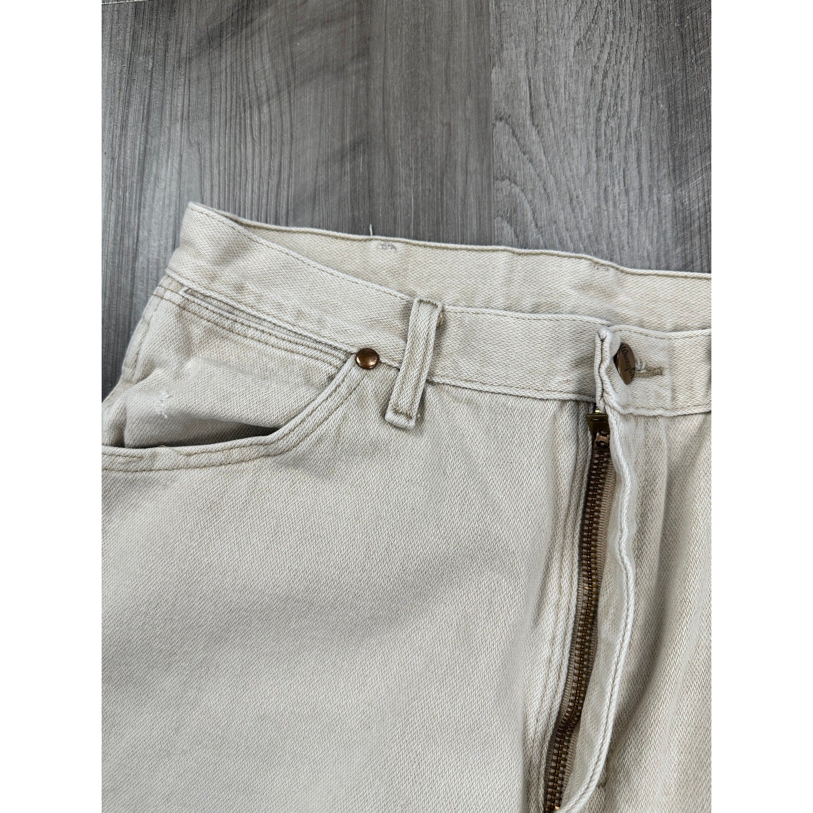 Wrangler Cowboy Cut Slim Fit Jean in Tan — Size 32x34 // Preowned
