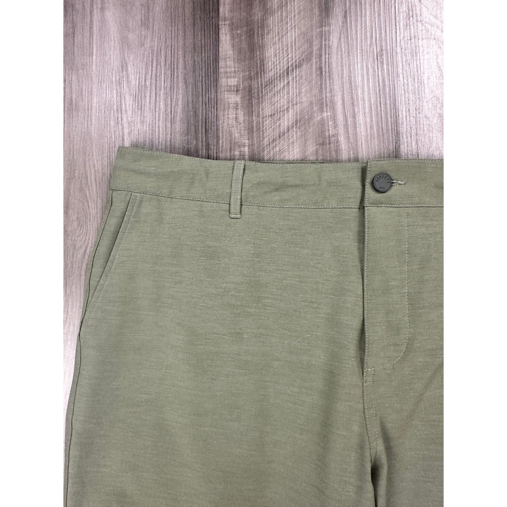 Faherty All Day Hybrid Shorts in Green — Size 36 // Preowned