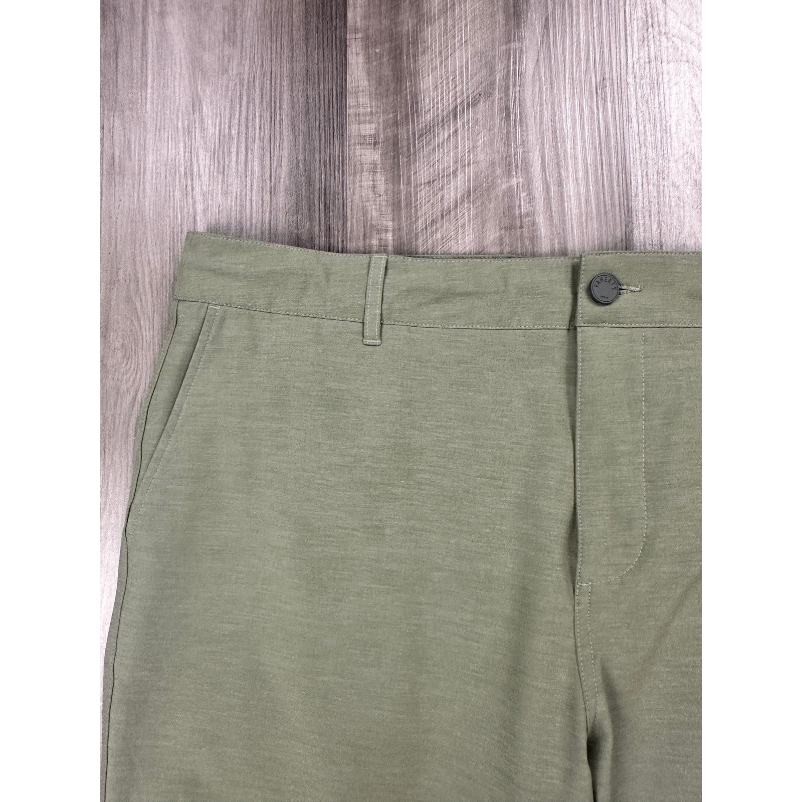 Faherty All Day Hybrid Shorts in Green — Size 36 // Preowned