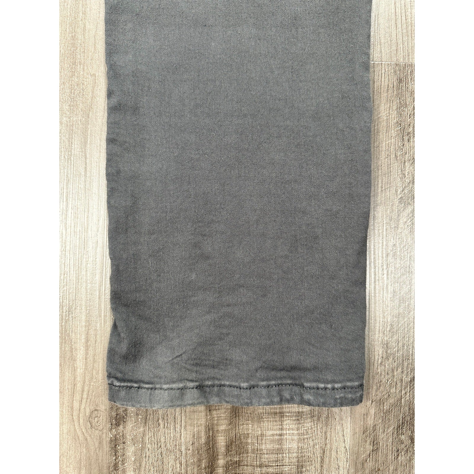 Joe's The Brixton Straight and Narrow Twill Denim Jeans in Castle Rock Gray — Size 31 // Preowned