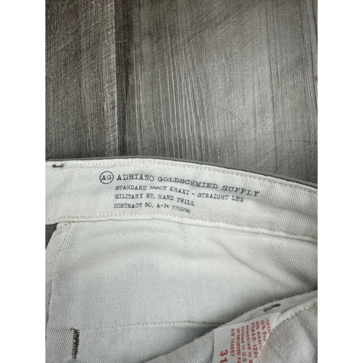 AG Adriano Goldschmied Supply Standard Issue Khaki Straight Leg Military Hand Twill Chino Pants — Size 31 // Preowned