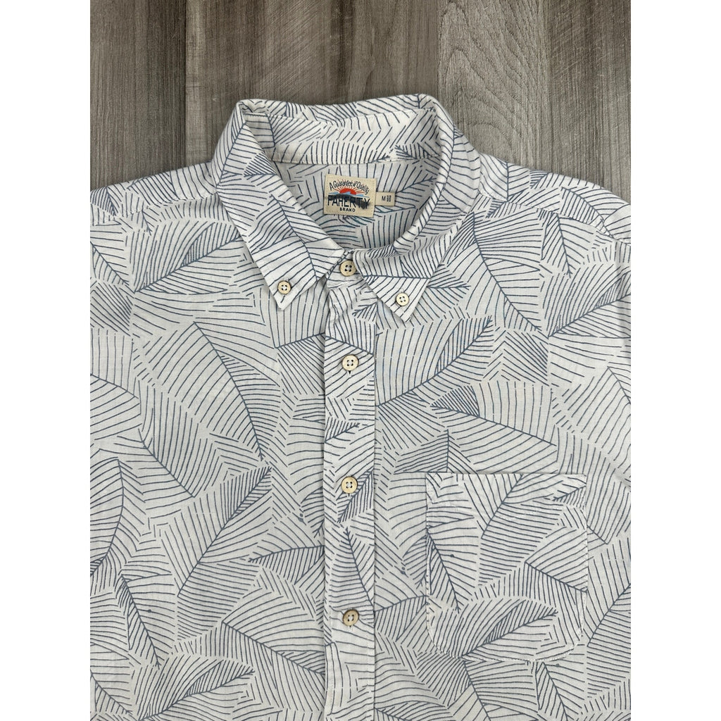 Faherty Ivory Leaf Short Sleeve Sport Shirt in Ivory, Navy — Size Medium // Preowned