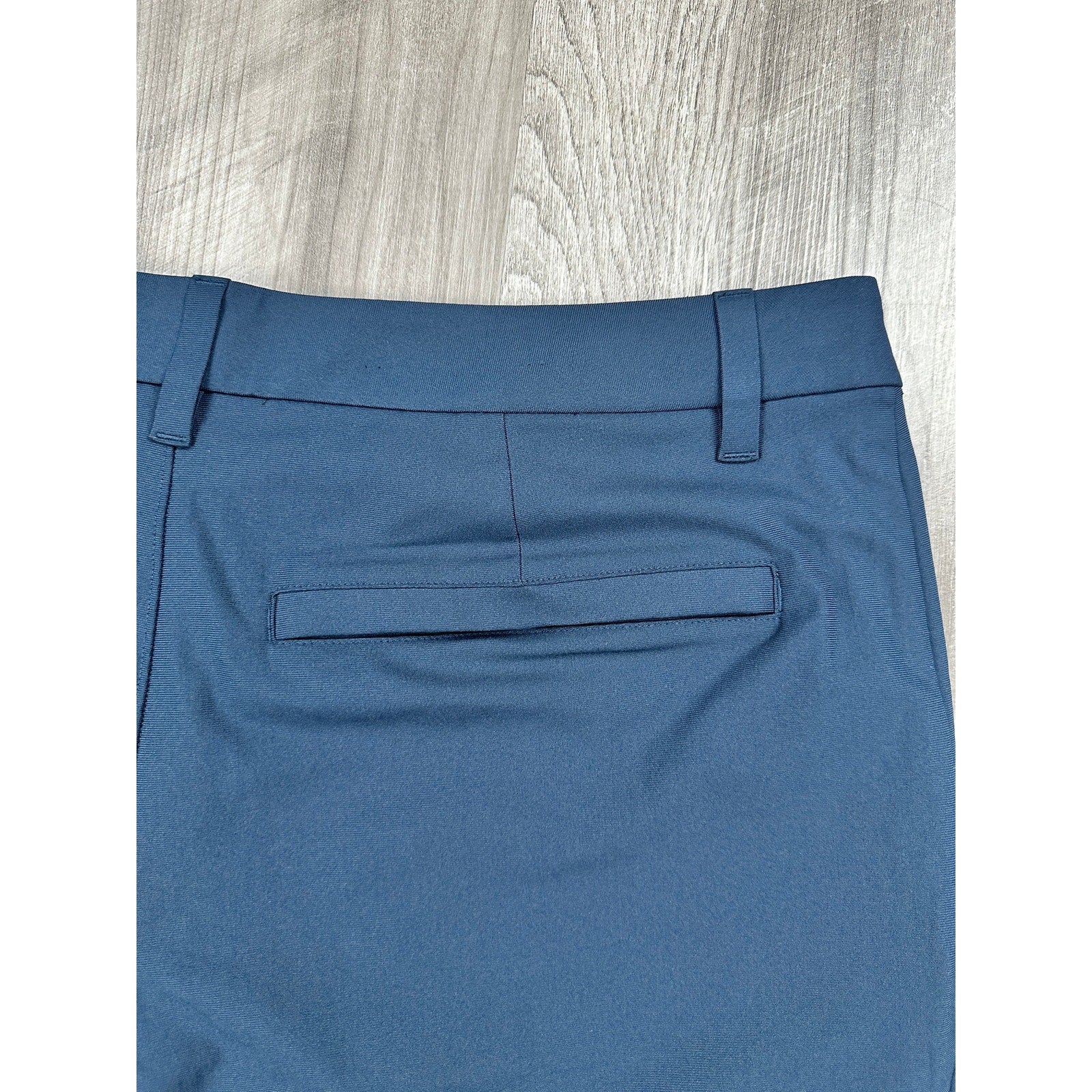 Lululemon ABC Warpstreme Classic Fit 7" Shorts in True Navy — Size 34 // Preowned