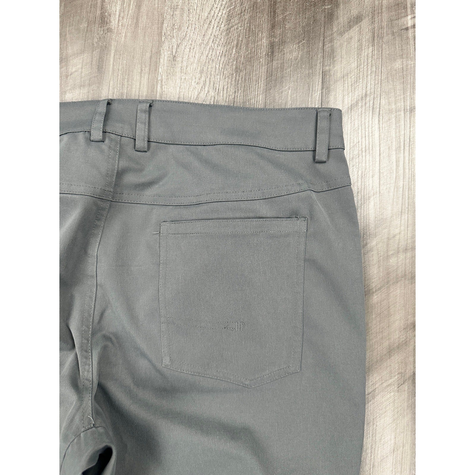 Myles Tour Performance Pants in Gray — Size 36 // Preowned